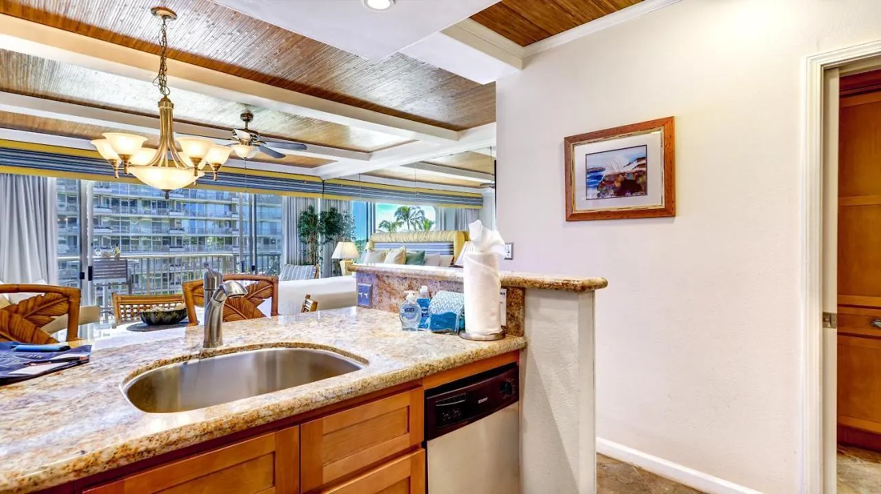 The Whaler Resort: Suite 515~Studio With Stunning Center Courtyard & Ocean Views ラハイナ アパートホテル