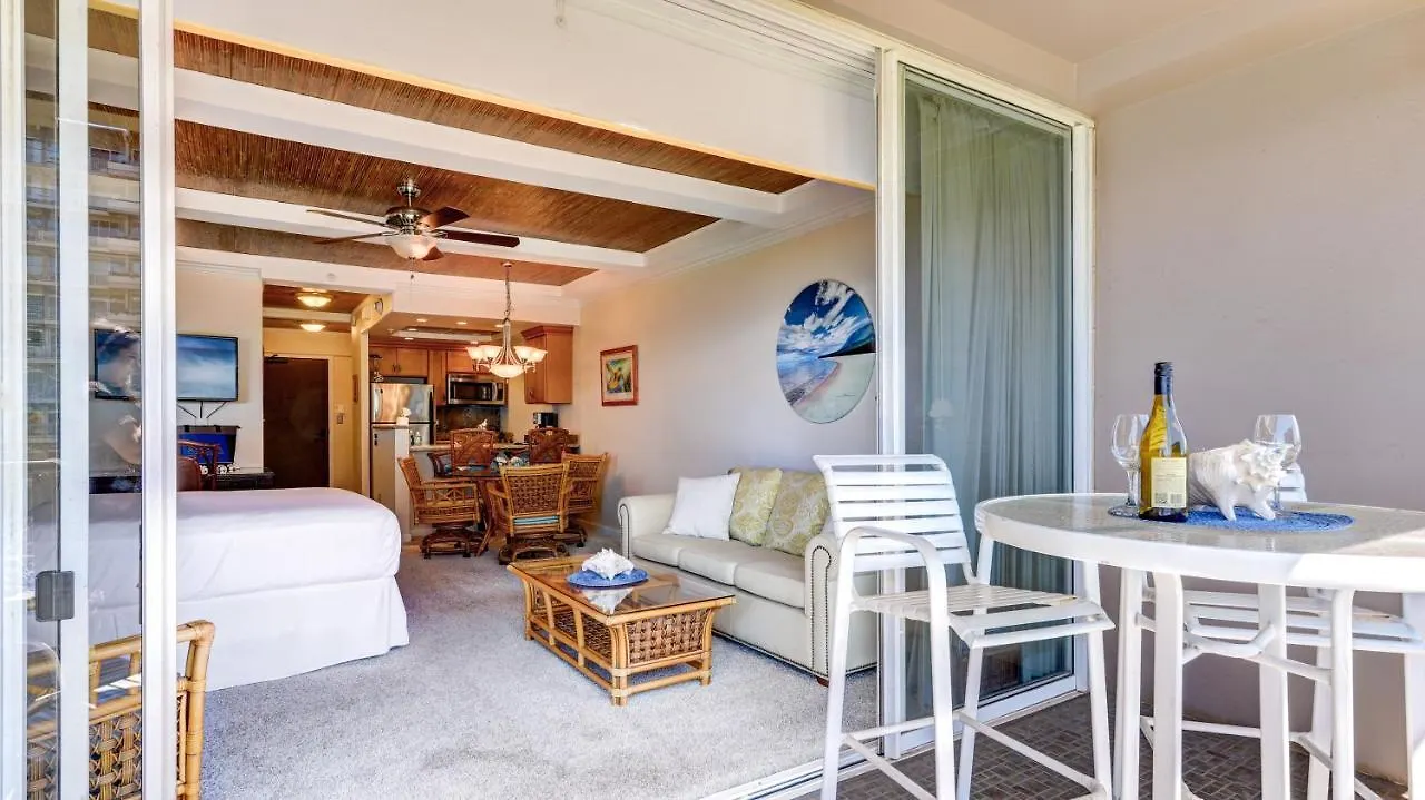 The Whaler Resort: Suite 515~Studio With Stunning Center Courtyard & Ocean Views ラハイナ アパートホテル